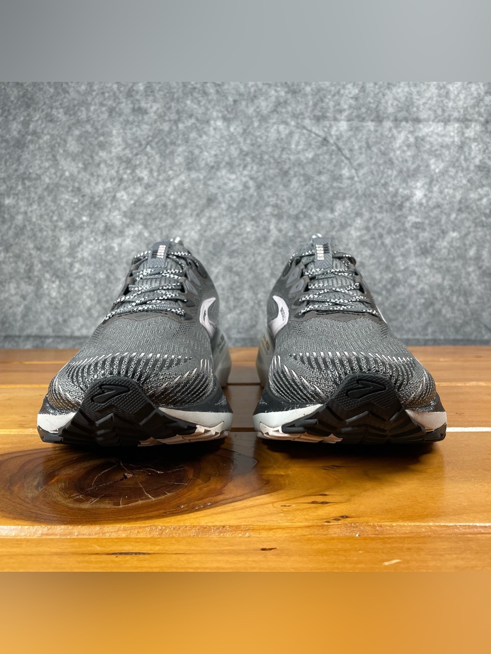 Brooks Ghost Trail Womens Size 9.5 B Gray Black Trail Running Shoes 1204641B037 - Picture 5 of 16